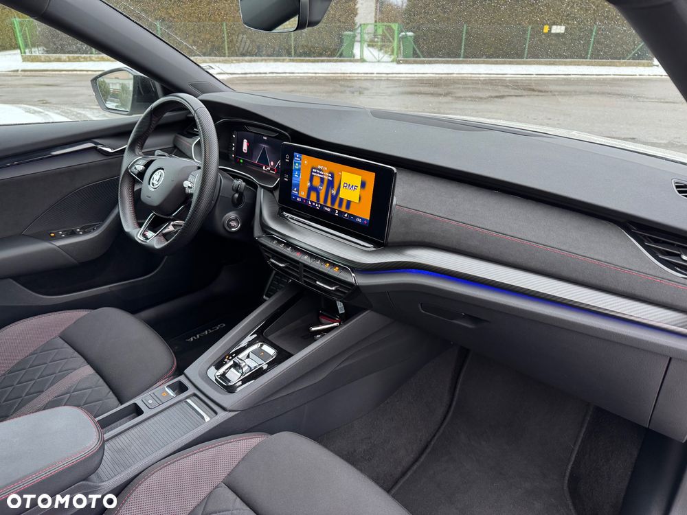 Skoda Octavia 2.0 TDI DSG RS - 25