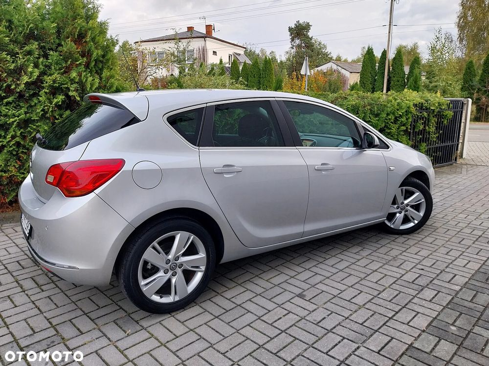 Opel Astra 2014 photo 4