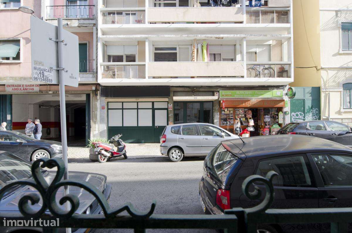 Quarto - localizado em Intendente Lisbon - Grande imagem: 5/21
