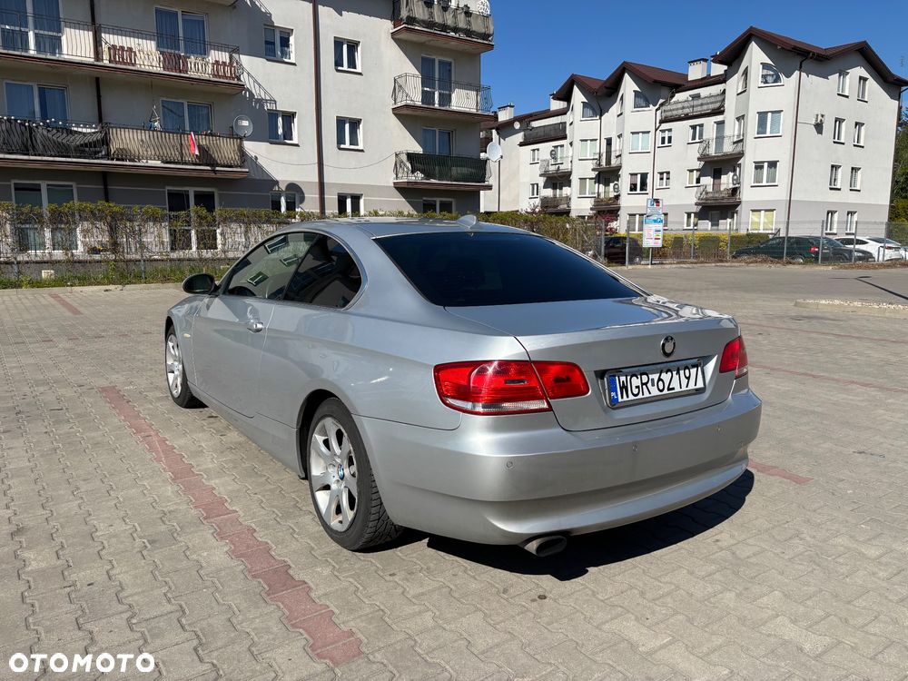 BMW Seria 3 320d DPF - 8