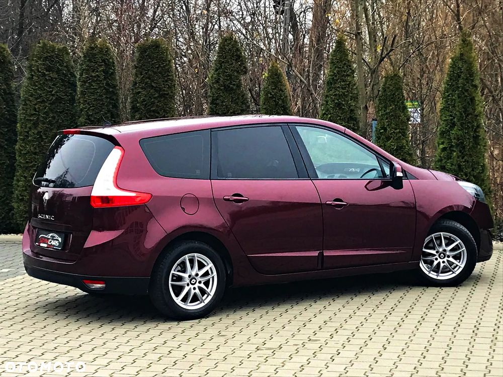 Renault Grand Scenic - 16