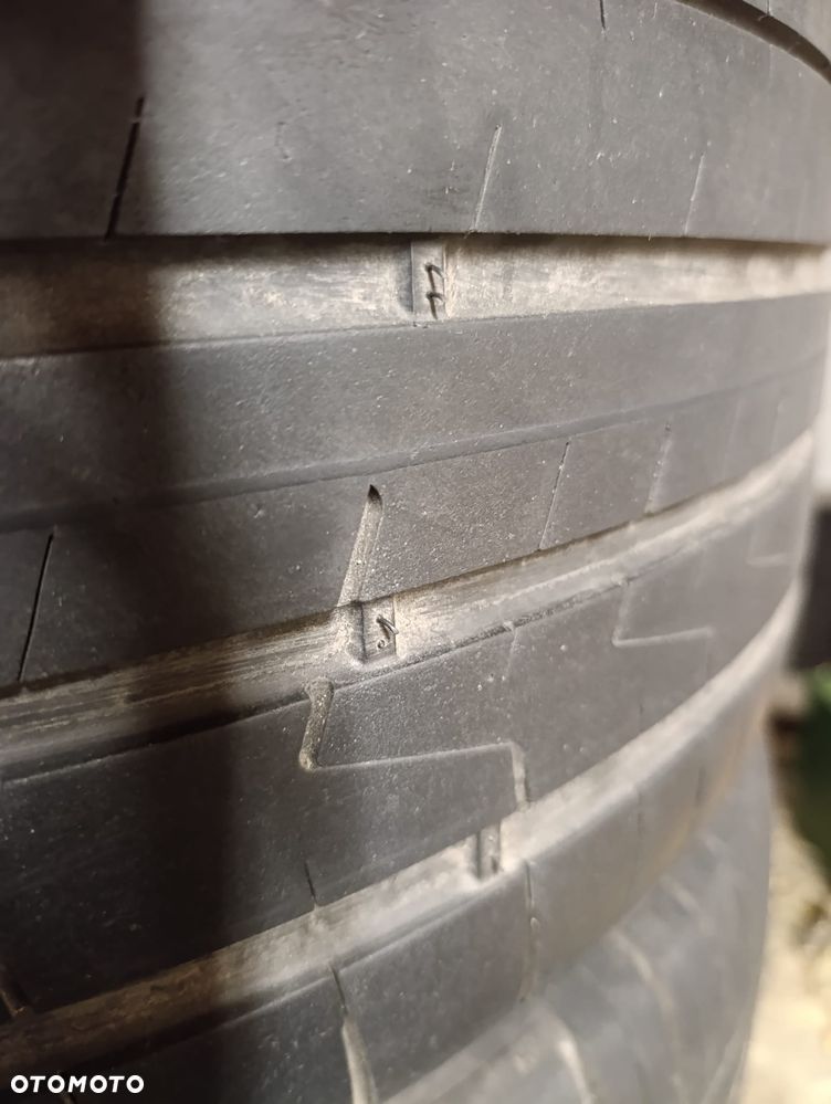 Mercedes AMG 265/40 ZR21 - 6