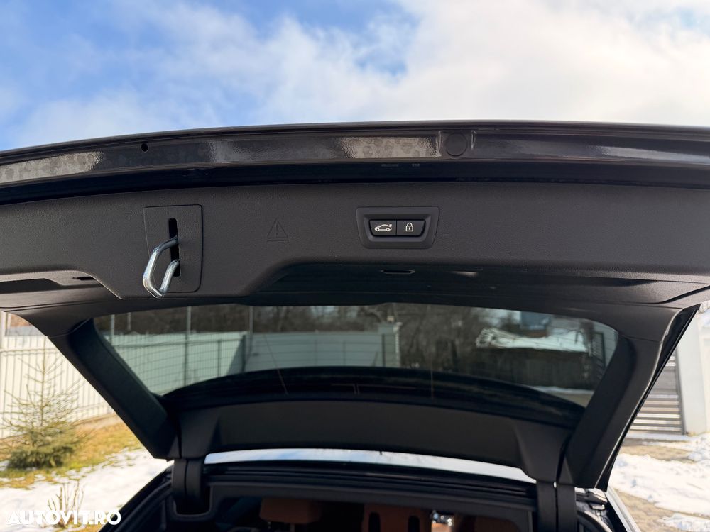 BMW Seria 5 520d xDrive AT - 12