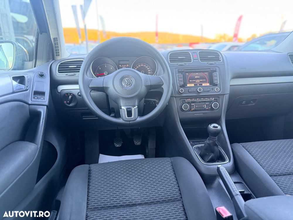 Volkswagen Golf 1.6 TDI DPF Style - 9