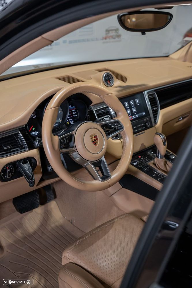 Porsche Macan S - 35