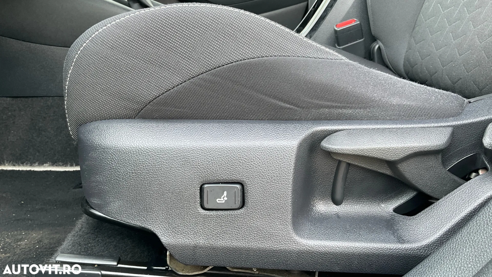 Toyota Corolla 1.8 HSD TS Dynamic - 23