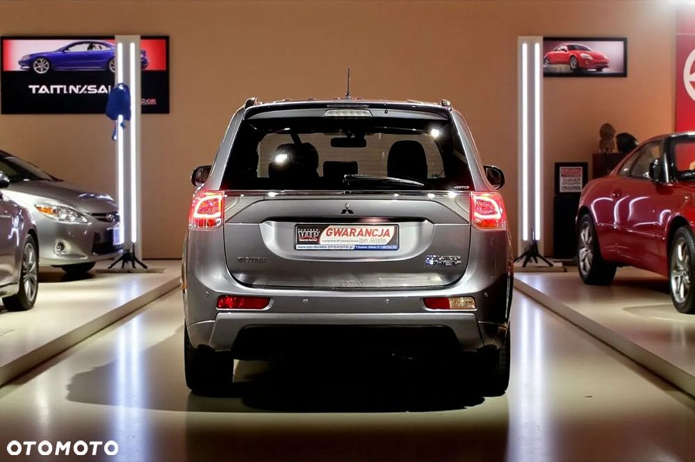 Mitsubishi Outlander - 4