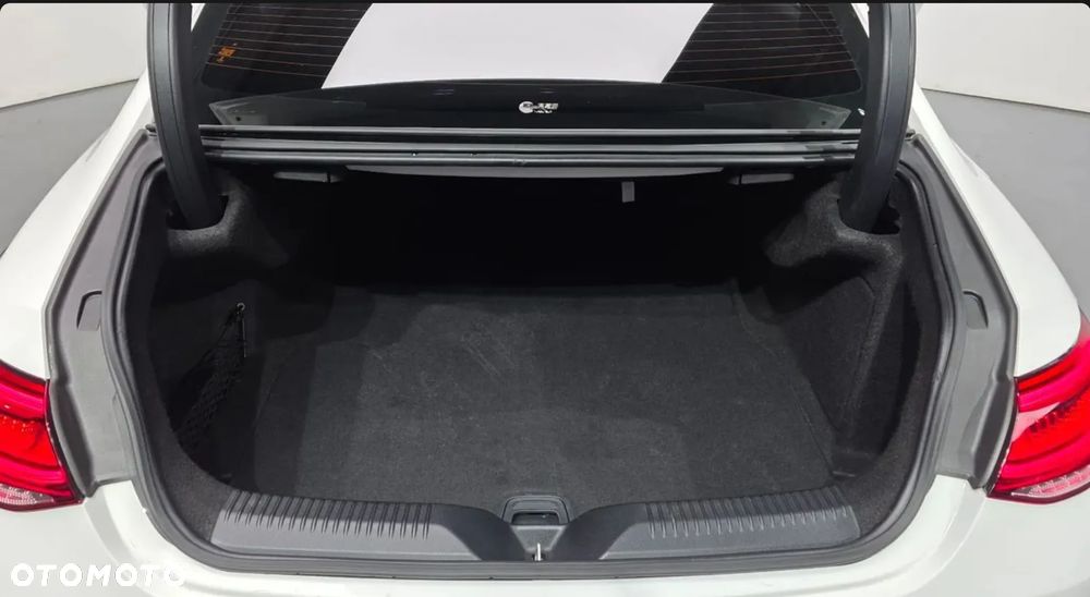 Mercedes-Benz CLS 300 d 4-Matic AMG - 9