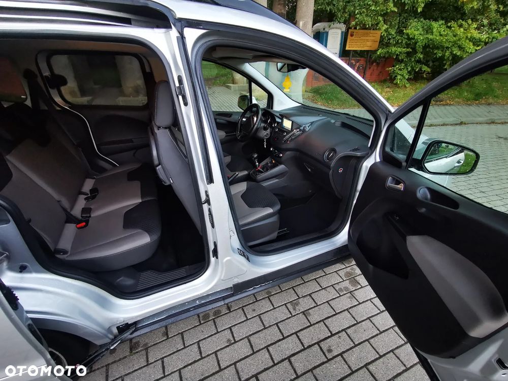 Ford Tourneo Courier 1.5 TDCi S&S Titanium - 8