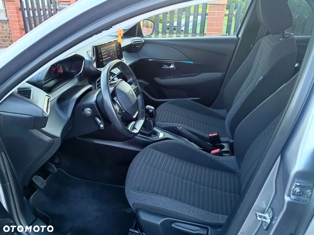 Peugeot 208 - 6