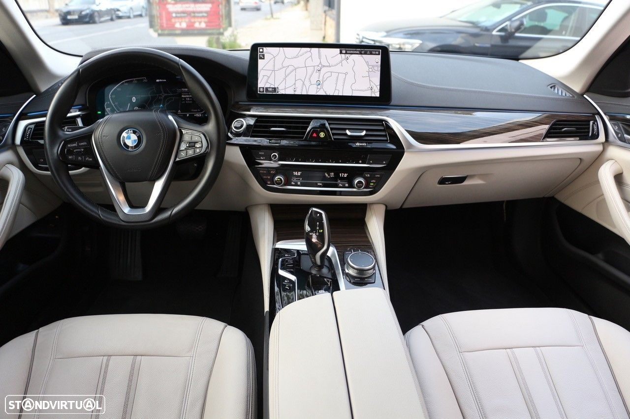 BMW 530 e Line Luxury - 10