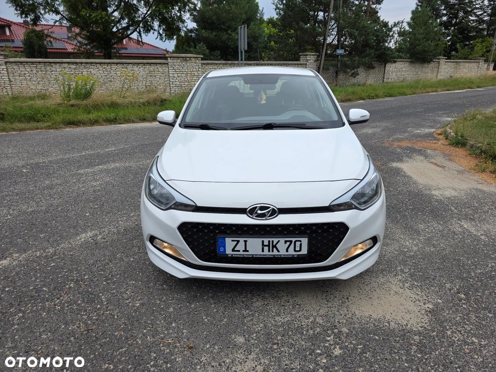 Hyundai i20 blue 1.2 Trend - 20