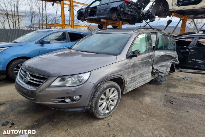 bara fata capota far stanga dreapta radiator apa clima intercooler  armatura grile bord plafoniera calandru  stop tripla stanga dreapta  VW Tiguan motor 2.0tdi 140cp CBAB 2009 Dezmembrez Dezmembrari - 2