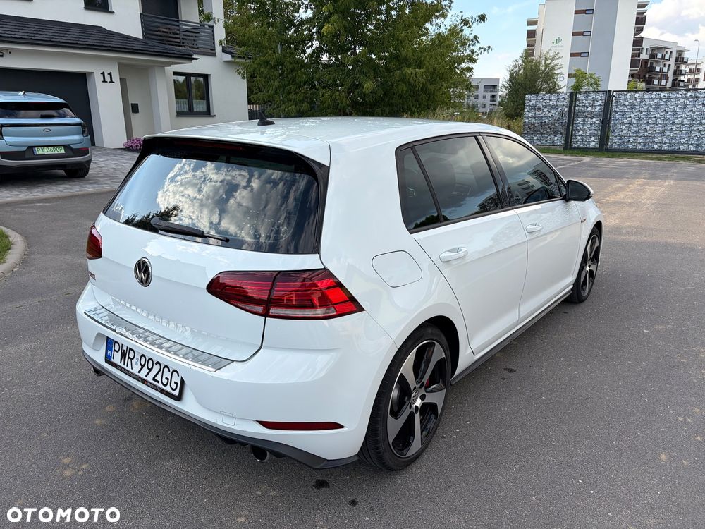 Volkswagen Golf - 7