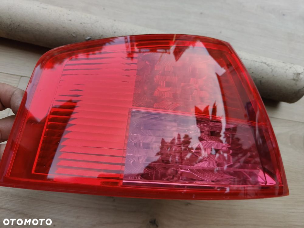 AUDI A8 D3 LAMPA TYL TYLNA LEWA BŁOTNIK IGŁA NIESPĘKANA - 6