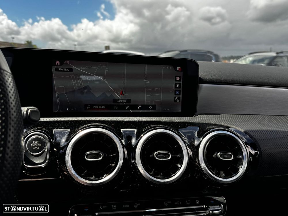 Mercedes-Benz A 250 e AMG Line - 13