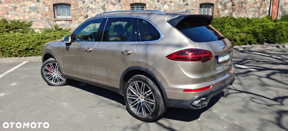 Porsche Cayenne - 4