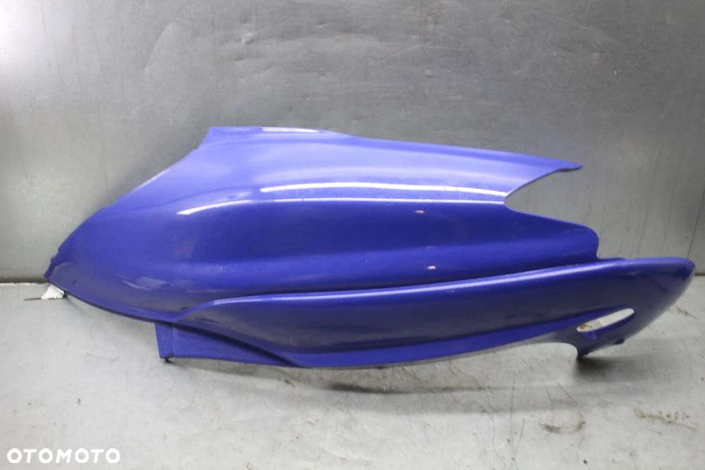 Derbi Atlantis 50 2T  Bok boczek owiewka osłona obudowa kufra schowka prawa - 1
