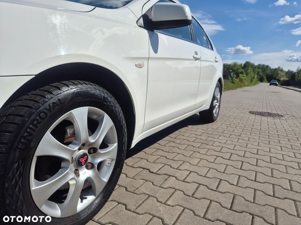Mitsubishi Lancer 1.5 Invite - 12