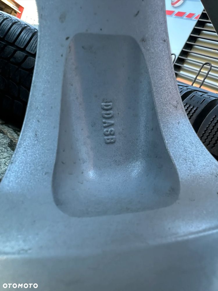 Koła Land Rover Freelander 2 255 55 18 8J ET 55 - 9