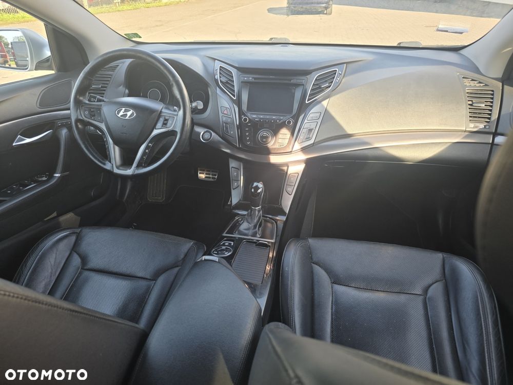 Hyundai i40 Kombi 1.7 CRDi DCT Premium - 17