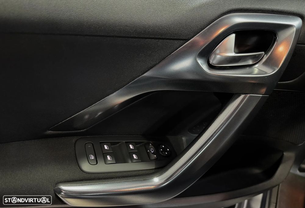 Peugeot 2008 PureTech 110 Stop&Start Allure - 22