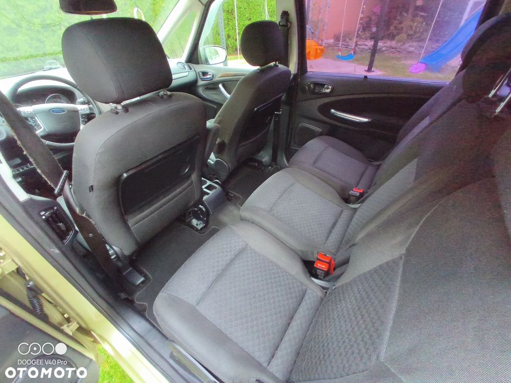 Ford Galaxy - 11