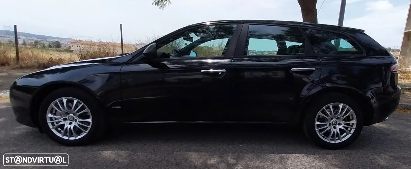 Alfa Romeo 159 Sportwagon 1.9 JTDm 8V Executiva - 6