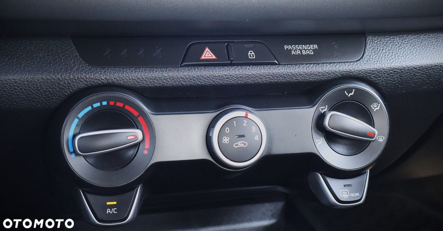 Kia Rio - 21