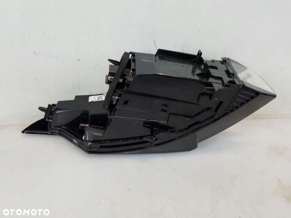 lampa tył peugeot 308 iii t10 hb - 12