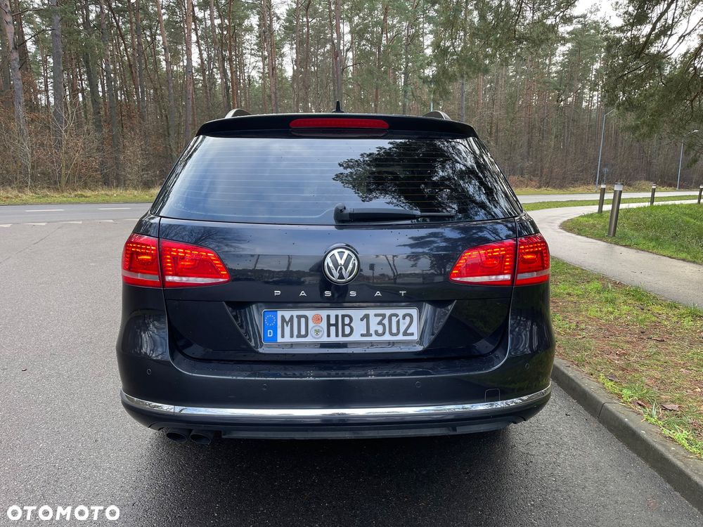 Volkswagen Passat 2.0 TDI DSG Comfortline - 23