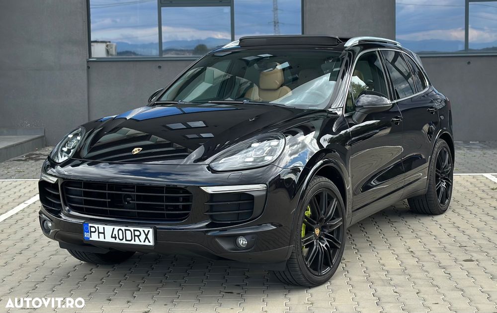 Porsche Cayenne - 1