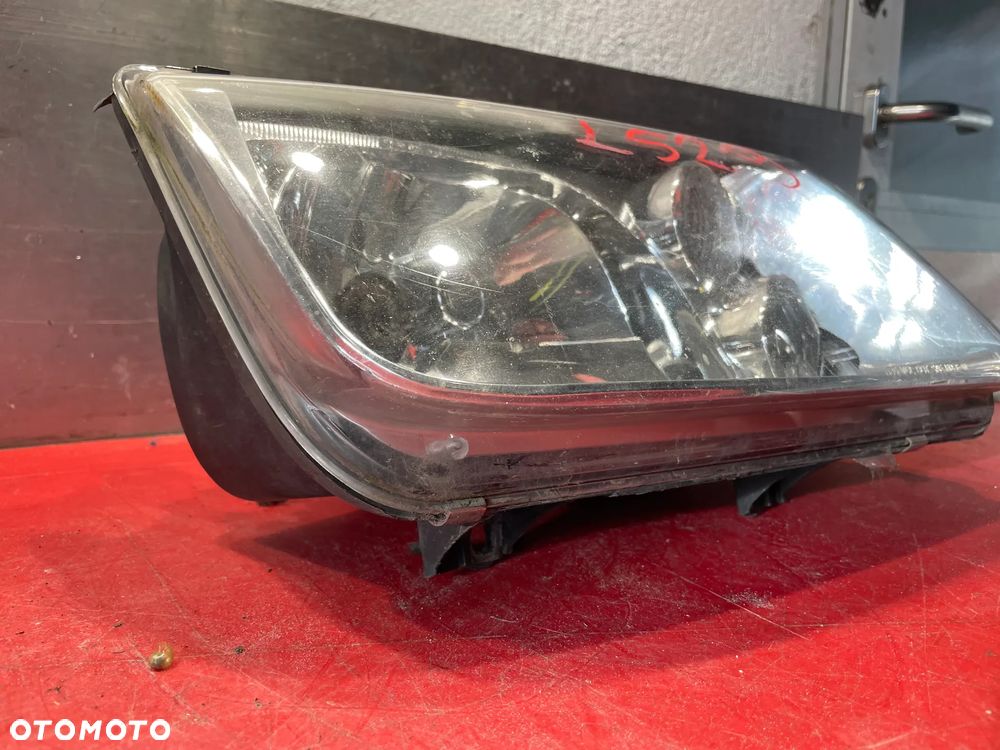 LAMPA PRAWA PRZÓD VW BORA - 7