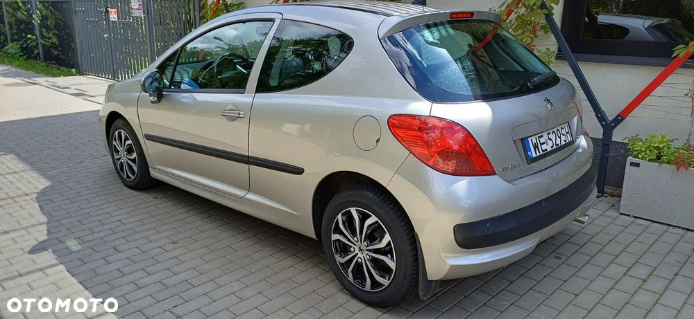 Peugeot 207 - 8
