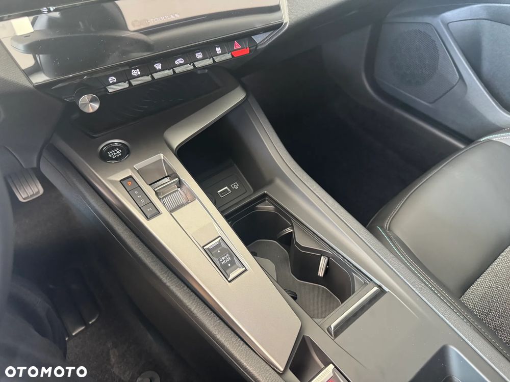 Peugeot 408 1.2 PureTech mHEV Allure S&S e-DSC6 - 16