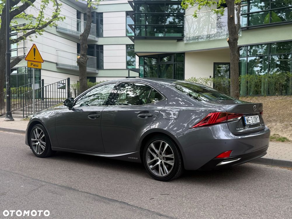 Lexus IS 300h Business Edition - 7
