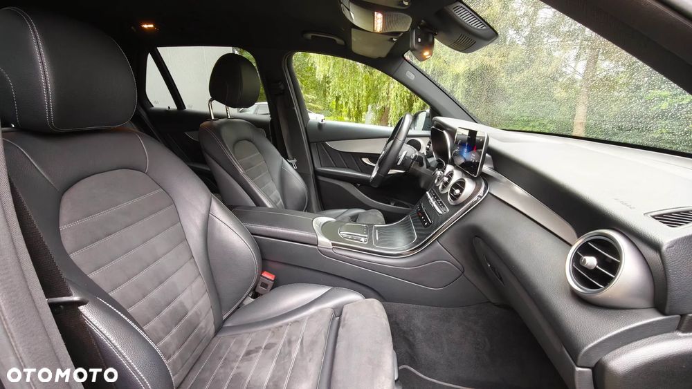 Mercedes-Benz GLC 220 d 4Matic 9G-TRONIC AMG Line - 17