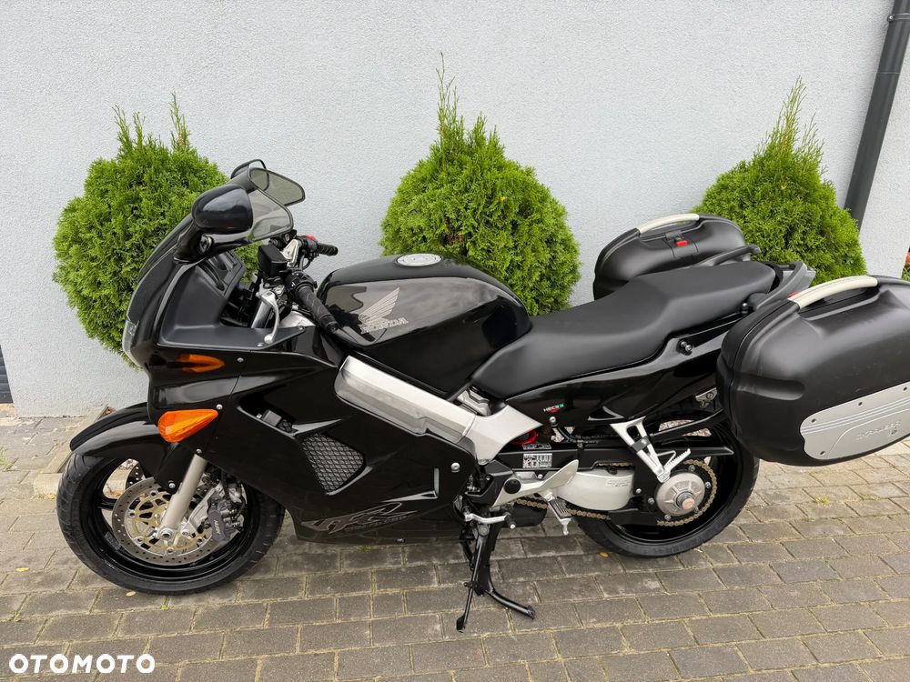 Honda VFR - 38