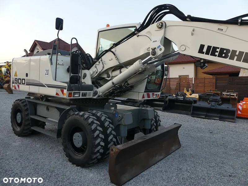 Liebherr A900C z Niemiec / Super Stan / - 35