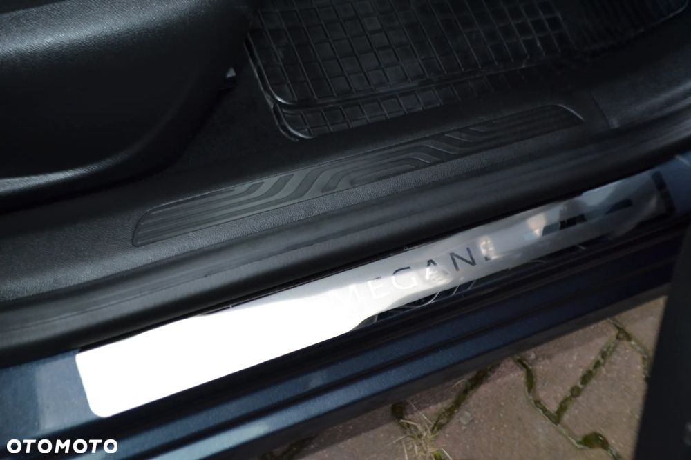Renault Megane ENERGY TCe 100 EXPERIENCE - 28