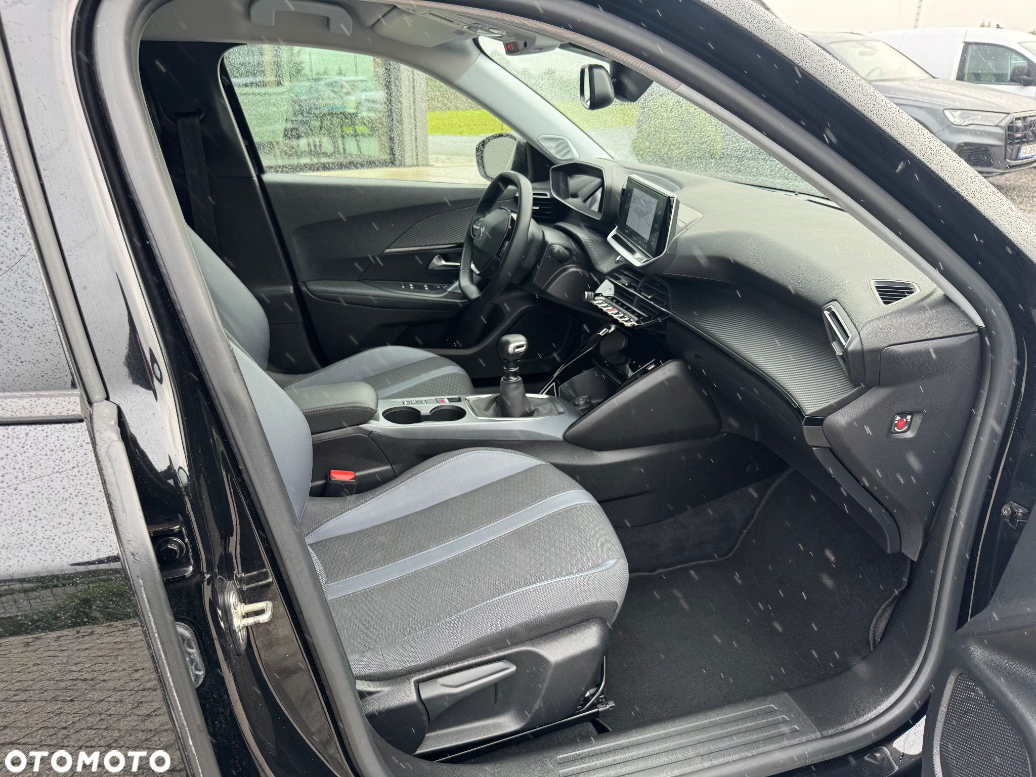 Peugeot 2008 1.5 BlueHDi Allure S&S - 19