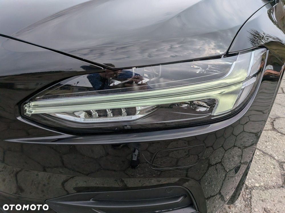 Volvo V90 D5 SCR AWD Momentum Pro - 28