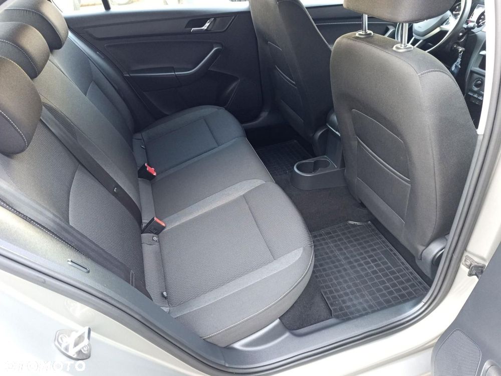 Skoda RAPID - 13