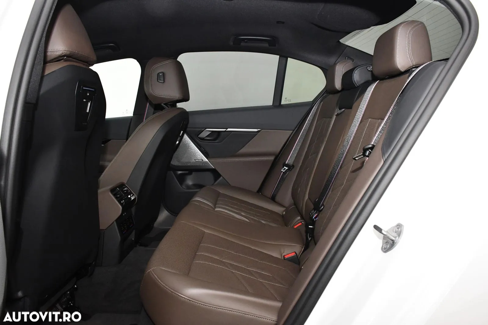 BMW Seria 5 550e xDrive AT PHEV - 17