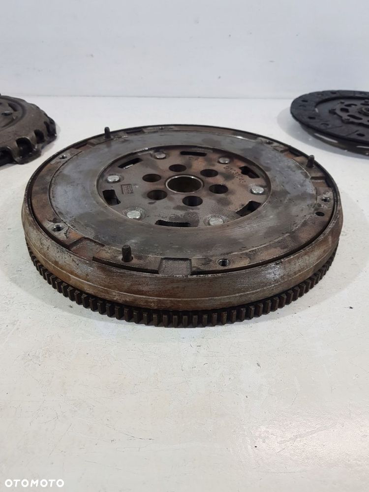 KOŁO DWUMASOWE SPRZĘGŁO 9846803480 CITROEN PEUGEOT OPEL 1.2 THP - 10