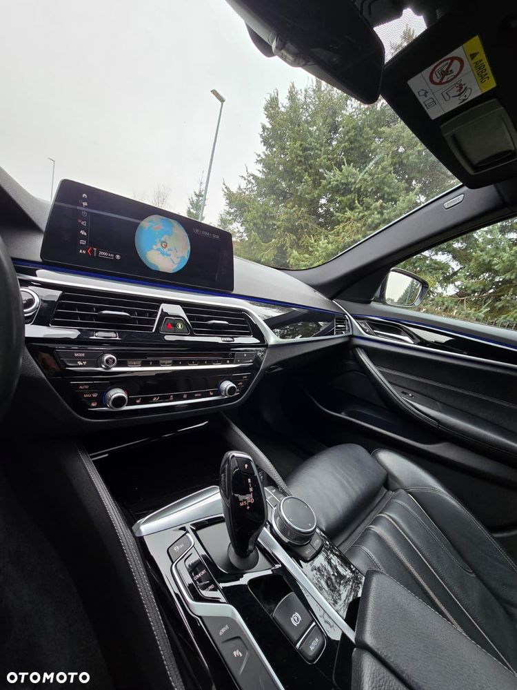 BMW Seria 5 530e iPerformance M Sport sport - 16