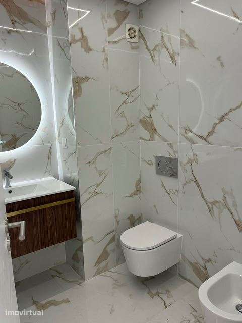 Apartamento, recuperado, para venda, Loulé - Quarteira - Grande imagem: 5/13