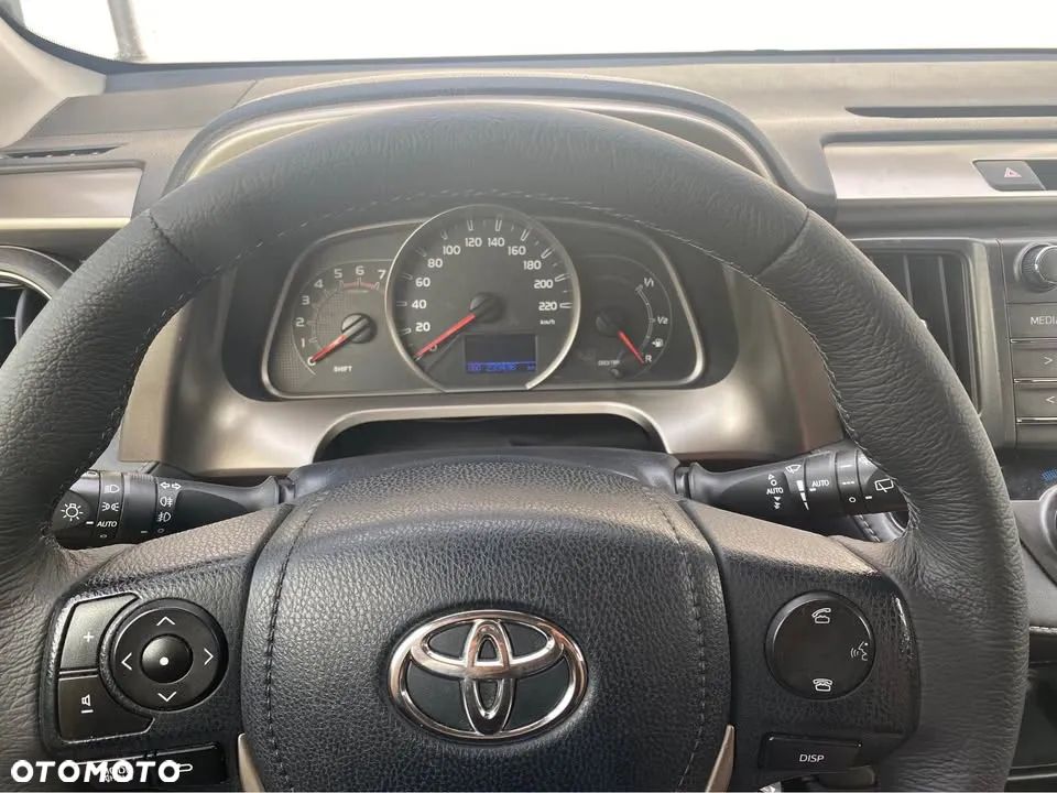 Toyota RAV4 - 6
