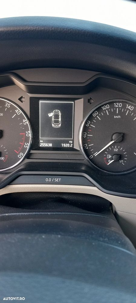 Skoda Octavia 1.6 TDI Elegance DSG - 8