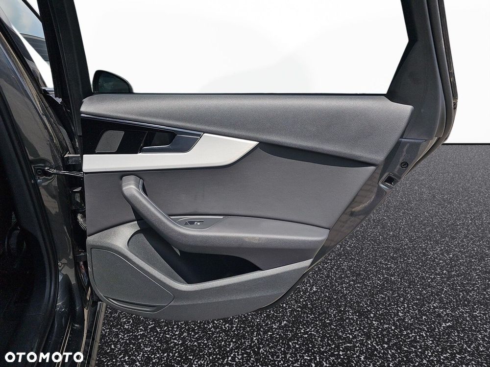 Audi A4 Limousine - 26